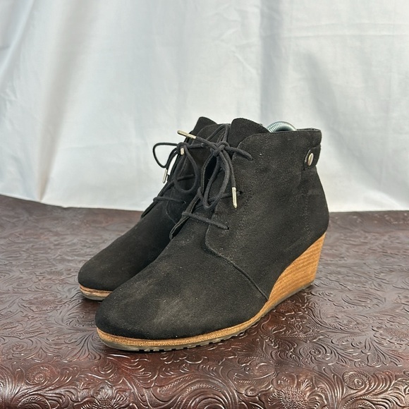 DR SCHOLLS WEDGES SIZE(9) - Picture 2 of 6